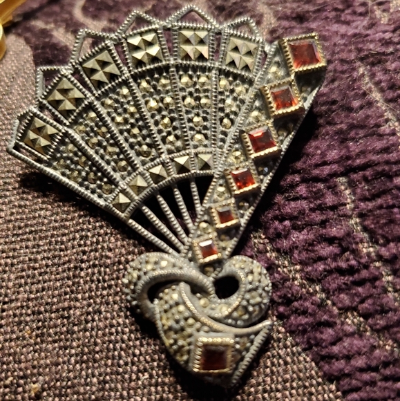 .925 Silver, Marcasite and Garnet Pin/ Pendant - Picture 1 of 5